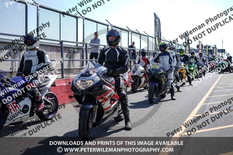 donington no limits trackday;donington park photographs;donington trackday photographs;no limits trackdays;peter wileman photography;trackday digital images;trackday photos